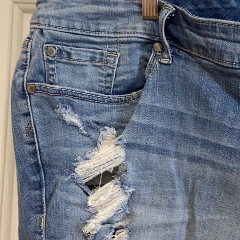 Torrid denim shorts - Picture 3 of 6